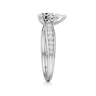 Asteria Radiant Diamond Band
