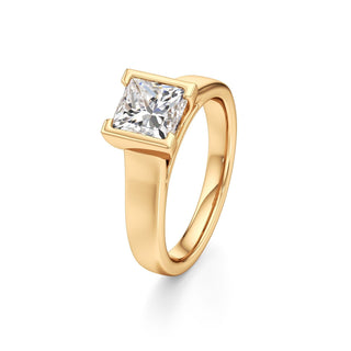 Cyra Emerald Half Bezel Wide Band