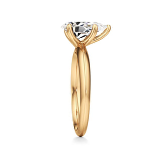 Delphina Oval Classic Solitaire