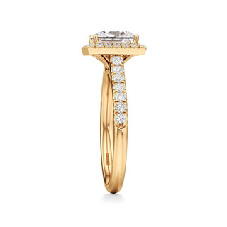 Elspeth Pear Halo with Diamond Band