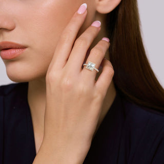 Elspeth Pear Halo with Diamond Band