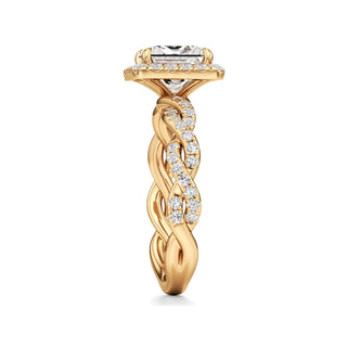 Gilda Pear Halo with Twisted Diamond Band