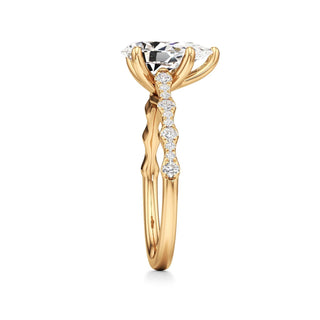 Kairi Elongated Cushion Station Diamond Band