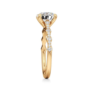 Kairi Elongated Cushion Station Diamond Band