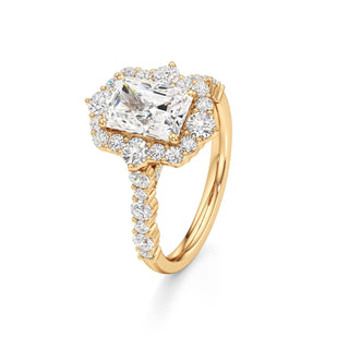 Lira Pear Kite Halo with Diamond Band