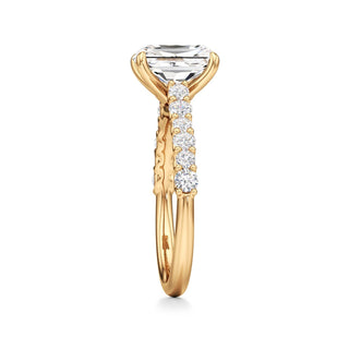 Mavis Round Shared Prong Diamond Band