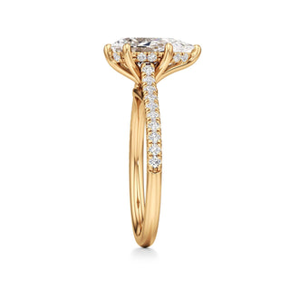 Roxy Pear Six Prong Hidden Halo
