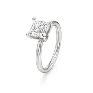 Theia Round Classic Solitaire