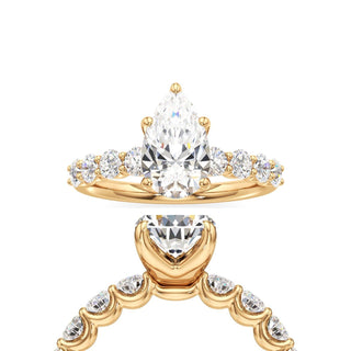Tilda Emerald Shared Prong Diamond Band