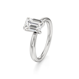Vionna Round Classic Solitaire