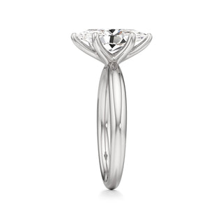 Vionna Round Classic Solitaire