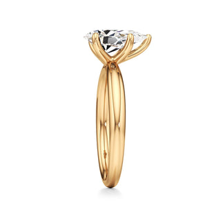 Vionna Round Classic Solitaire