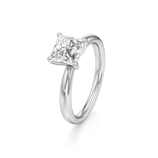 Vionna Round Classic Solitaire