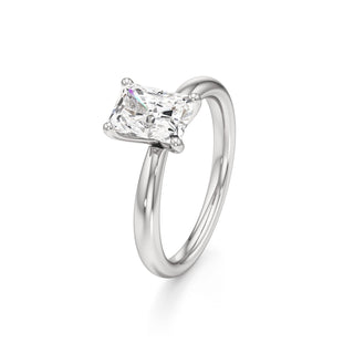 Vionna Round Classic Solitaire